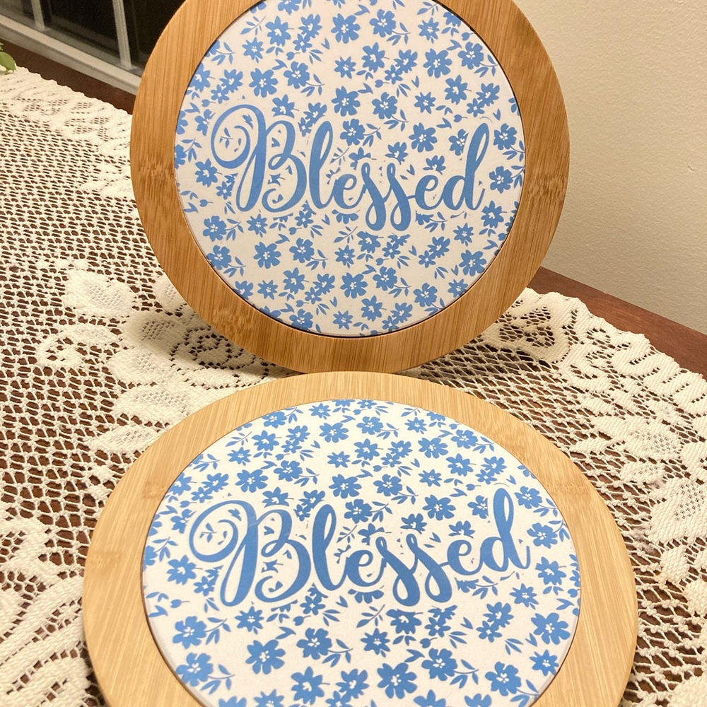 NWOT! 2 “BLESSED” TRIVETS Wood/ceramic with blue floral pattern - Picture 3 of 5